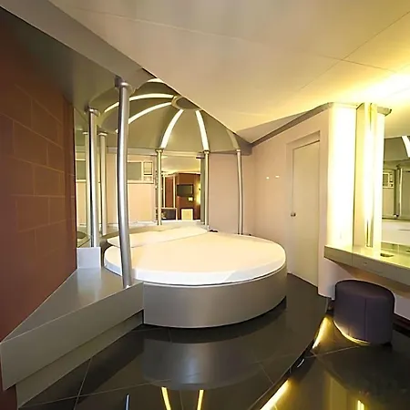 Victoria Court Hillcrest - Pasig